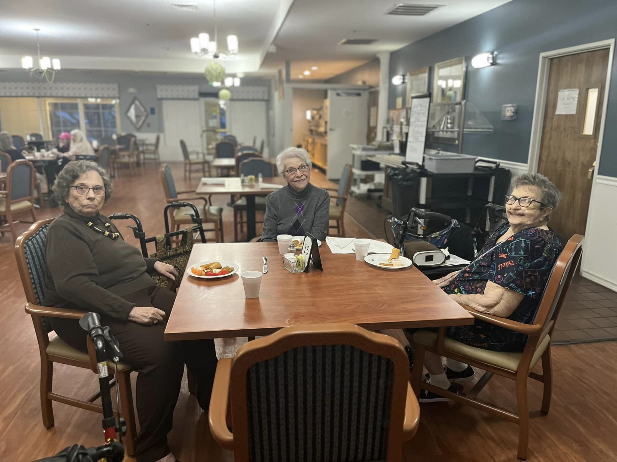 DSV assisted living residents dining